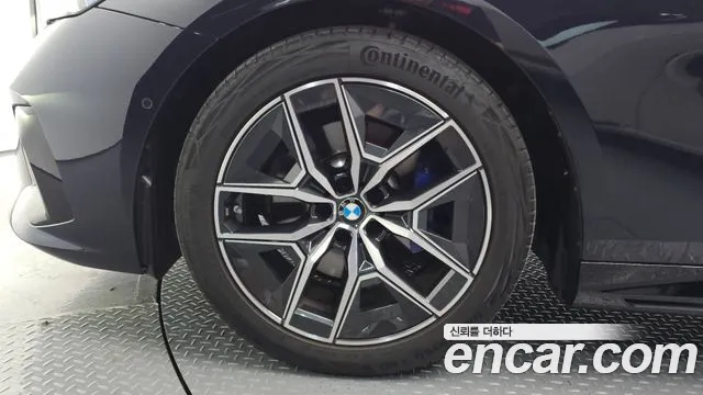Фотография автомобиля — BMW 5-Series