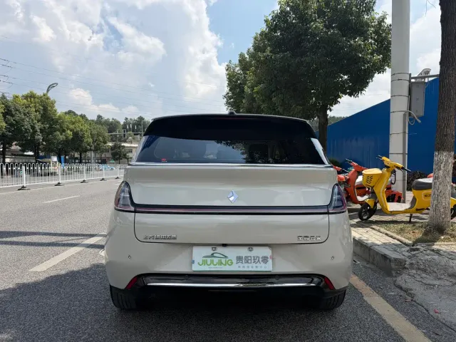 Baojun Cloud — Фото автомобиля 5