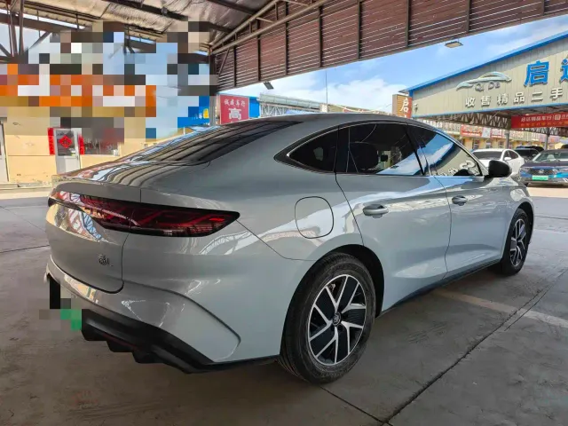 BYD Qin L — Фото автомобиля 6