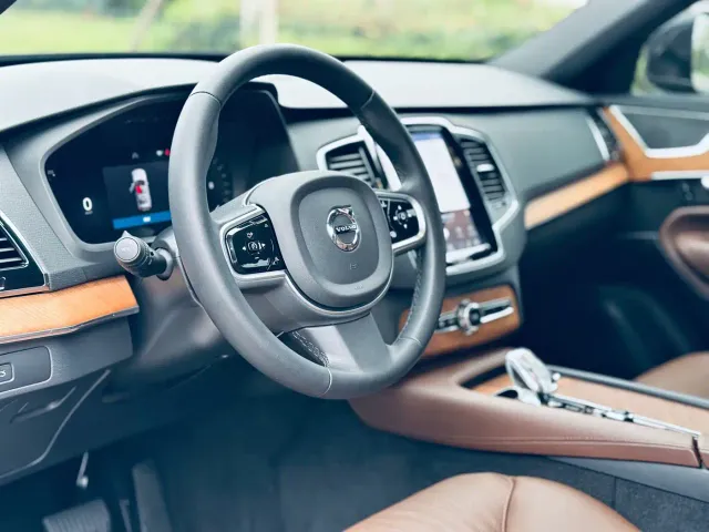 Volvo XC90 — Фото автомобиля 5