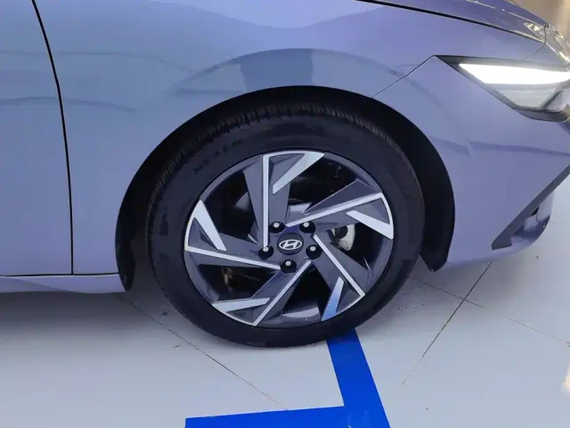 Hyundai Elantra — Фото автомобиля 6