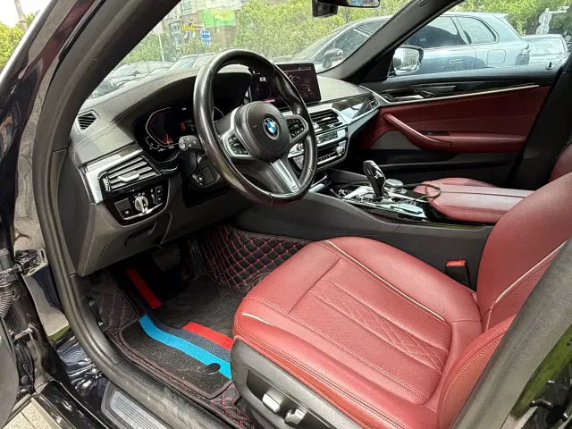 BMW 5 Series — Фото автомобиля 16