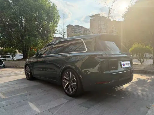 Li Auto L9 — Фото автомобиля 4