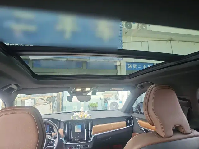 Volvo S90 — Фото автомобиля 13