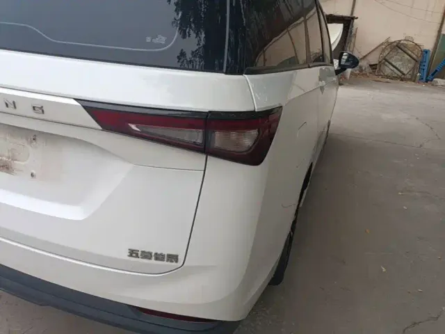 Wuling Jiachen — Фото автомобиля 7