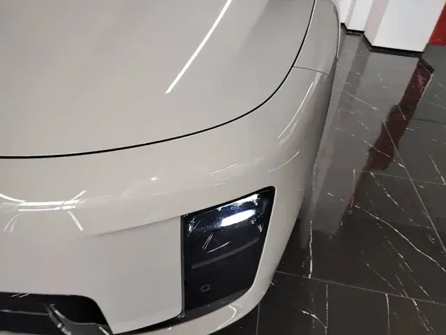 Li Auto i8 — Фото автомобиля 23