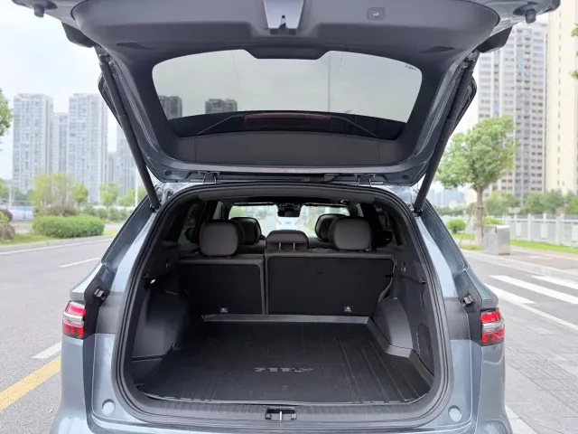 Geely Xingyue L 2026 Oriental Glory 2.0TD Automatic Moonlight Edition — Фото автомобиля 13