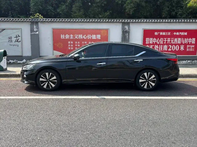 Nissan Teana — Фото автомобиля 4