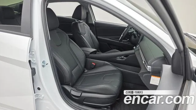 Hyundai Avante CN7 — Фото автомобиля 11