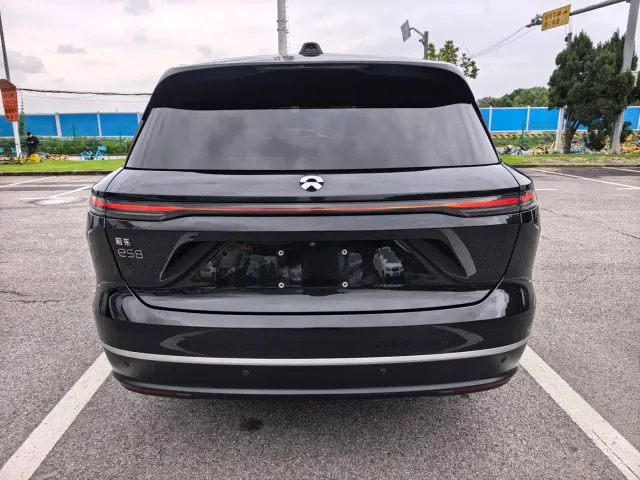 Nio ES8 — Фото автомобиля 6