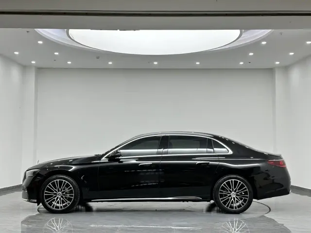 Mercedes-Benz E-Class — Фото автомобиля 6