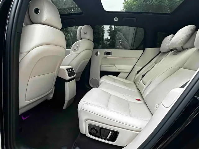 Li Auto L7 — Фото автомобиля 18