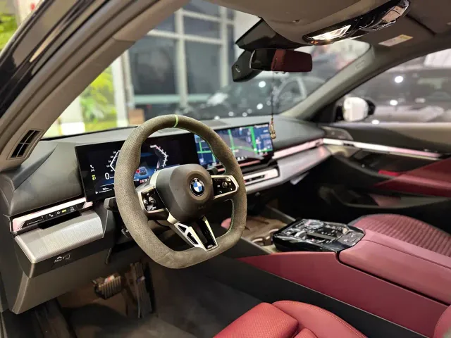 BMW 5 Series — Фото автомобиля 4