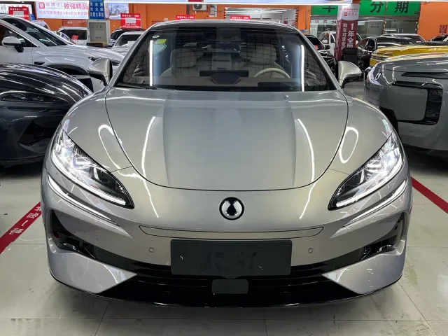Denza Z9GT — Фото автомобиля 2