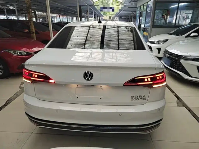 Volkswagen Bora — Фото автомобиля 5