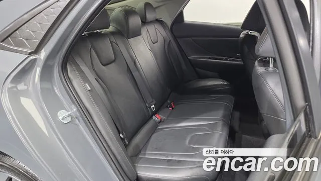 Hyundai Avante CN7 — Фото автомобиля 12