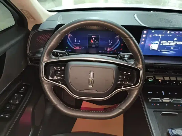 Lincoln Corsair — Фото автомобиля 10