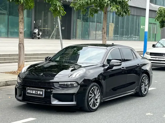 Фотография автомобиля — Lynk & Co 03