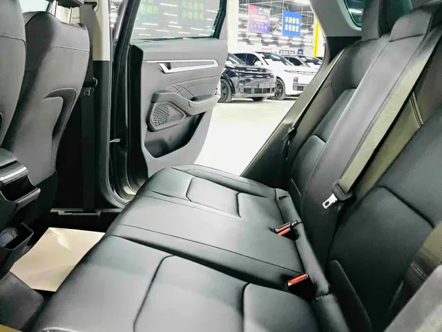Geely Emgrand — Фото автомобиля 8