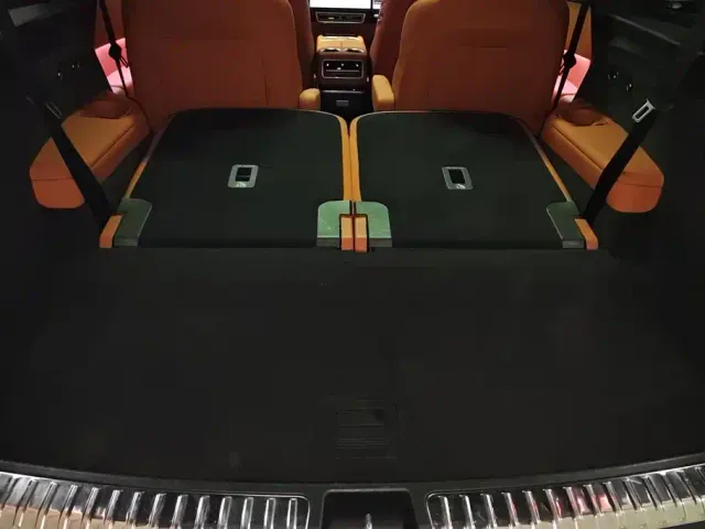 Li Auto L8 — Фото автомобиля 4