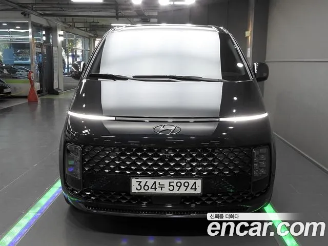 Фотография автомобиля — Hyundai Staria