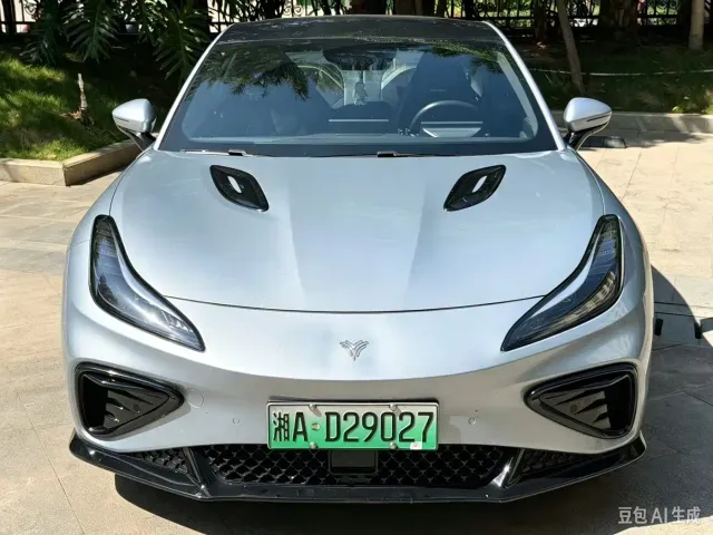 Hozon Neta GT — Фото автомобиля 2