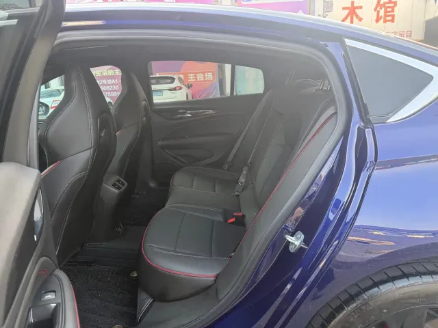 Buick Regal — Фото автомобиля 9