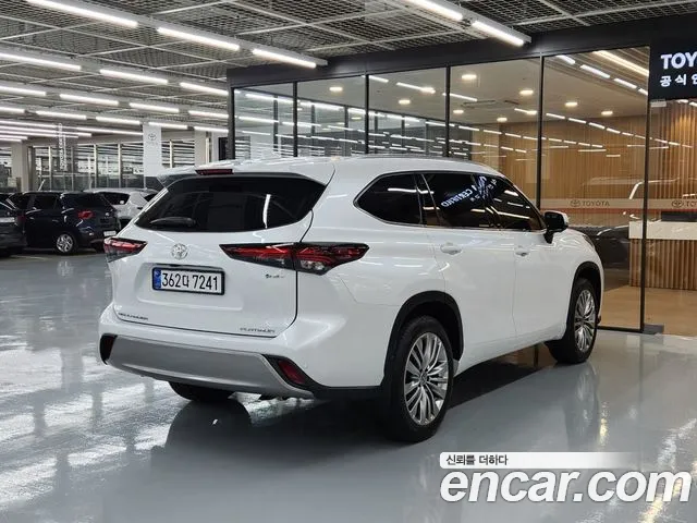 Toyota Highlander — Фото автомобиля 2