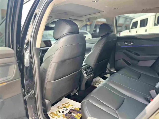 Honda Accord — Фото автомобиля 10
