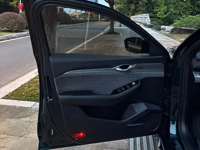 Geely Xingrui — Фото автомобиля 11