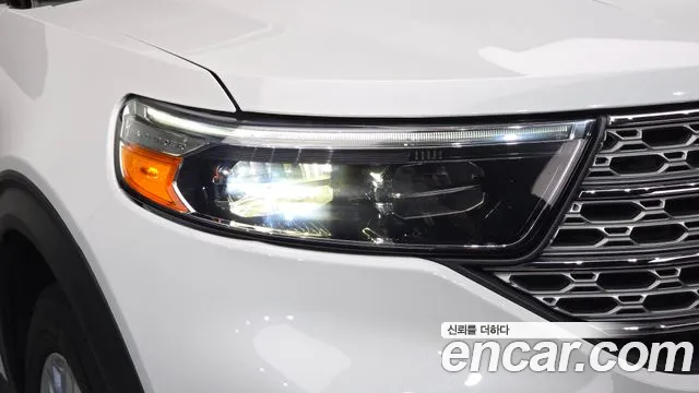 Ford Explorer — Фото автомобиля 20