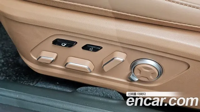 Hyundai Grandeur Grandeur (GN7) 3.5 Бензин 4WD — Фото автомобиля 5