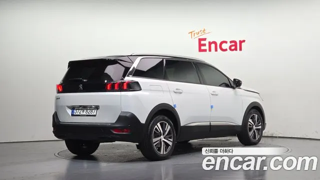Peugeot 5008 2nd Gen — Фото автомобиля 2