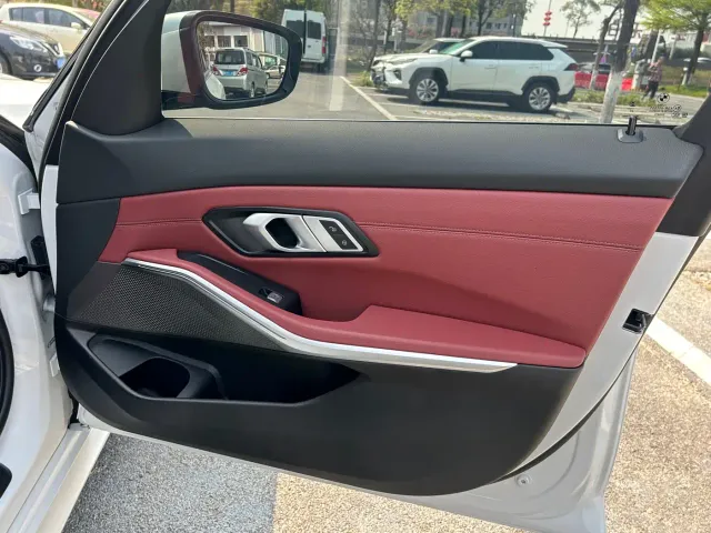 BMW 3 Series — Фото автомобиля 17