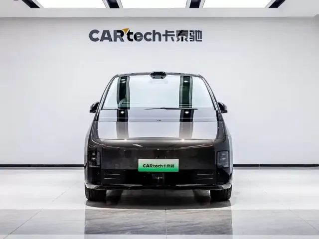 Li Auto MEGA — Фото автомобиля 3