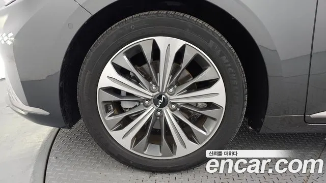 Kia K8 Hybrid — Фото автомобиля 5