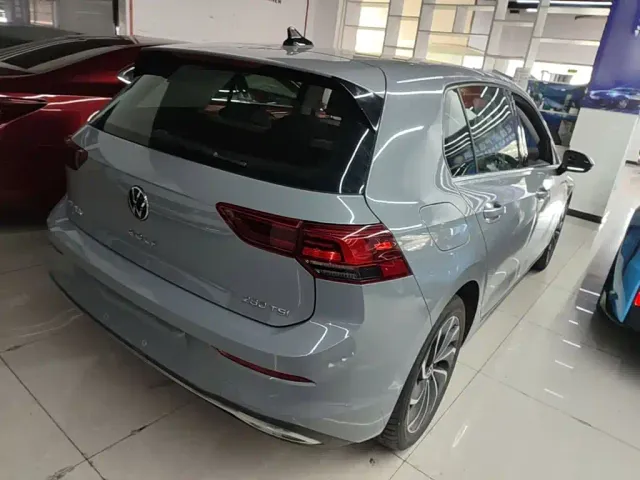 Volkswagen Golf — Фото автомобиля 6