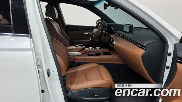 Genesis GV70 — Фото автомобиля 16
