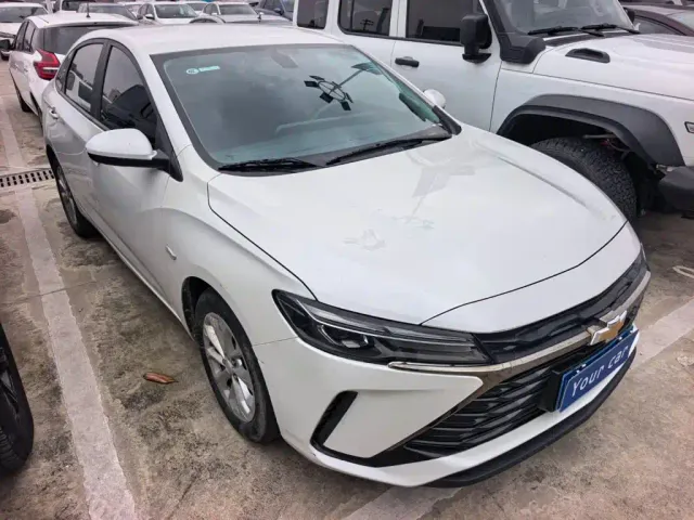 Chevrolet Monza — Фото автомобиля 3
