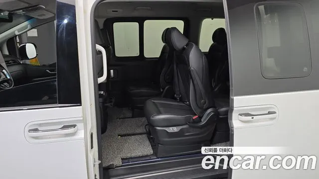 Hyundai Staria Staria 4WD Lounge 9 мест — Фото автомобиля 12
