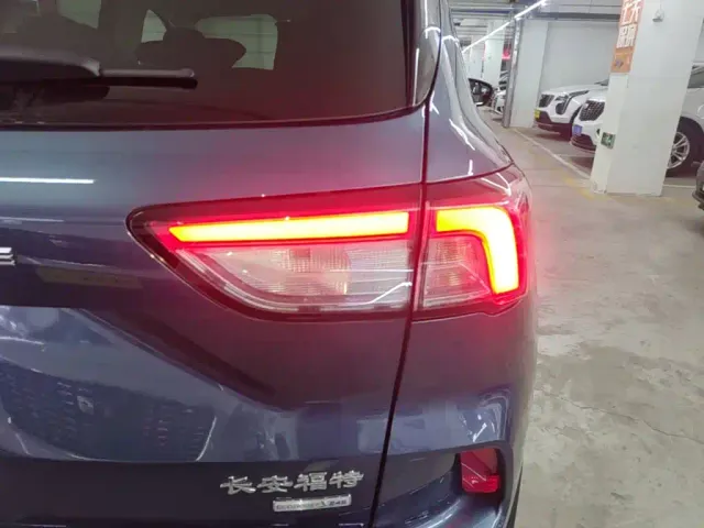 Ford Escape — Фото автомобиля 7