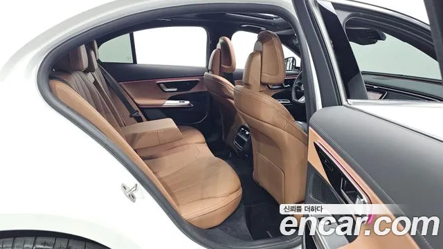 Mercedes-Benz E-Class — Фото автомобиля 9