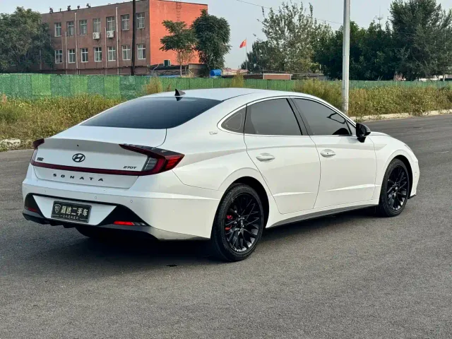 Hyundai Sonata — Фото автомобиля 9