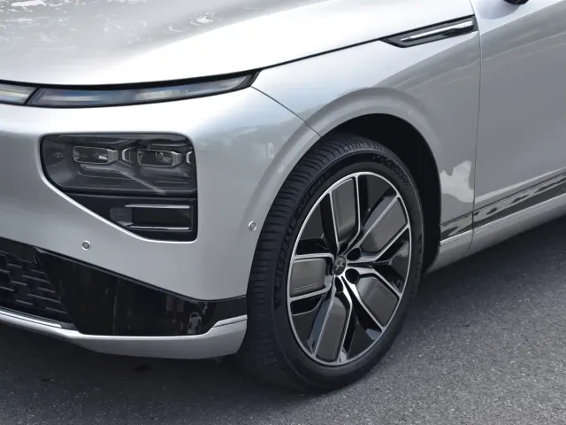 Xpeng G9 — Фото автомобиля 6