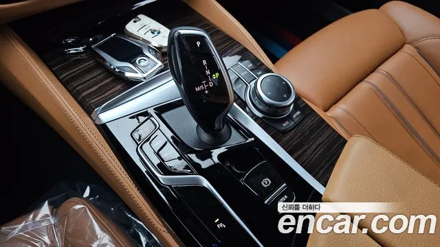 BMW 5 Series G30 — Фото автомобиля 12
