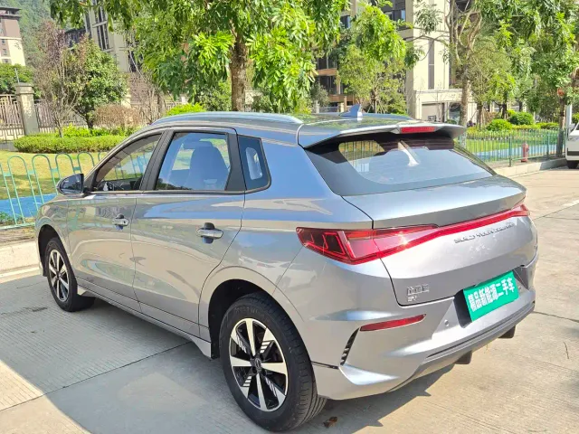 BYD e2 — Фото автомобиля 7