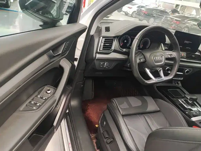 Audi Q5L — Фото автомобиля 15