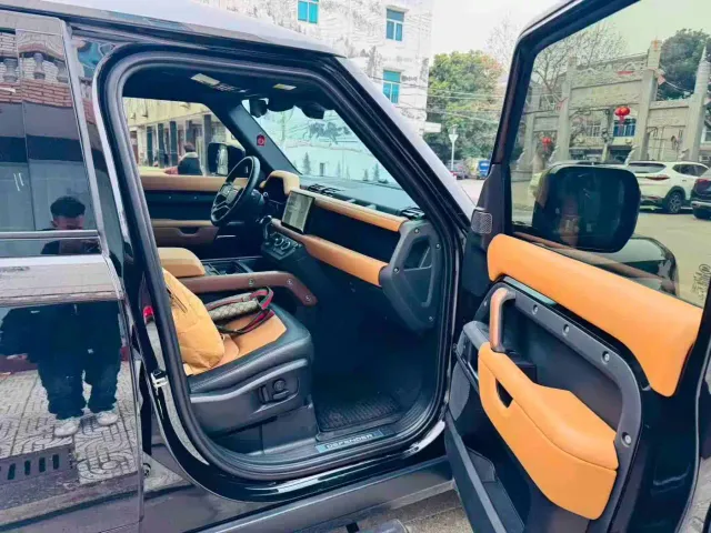 Land Rover Defender — Фото автомобиля 3