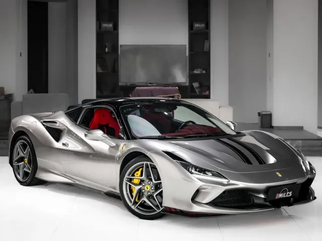 Фотография автомобиля — Ferrari F8