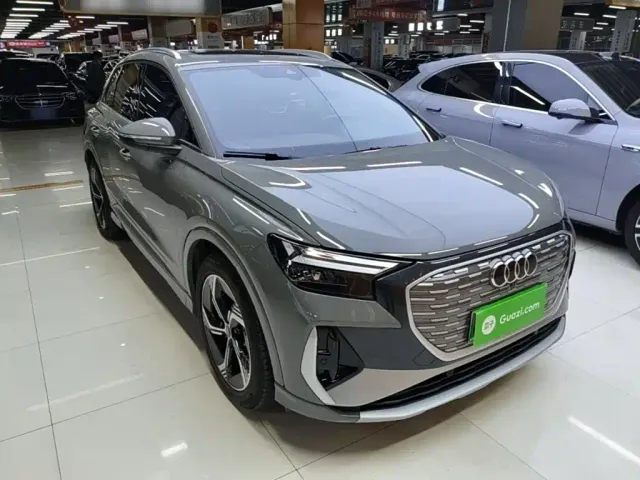 Audi Q4 e-tron — Фото автомобиля 3